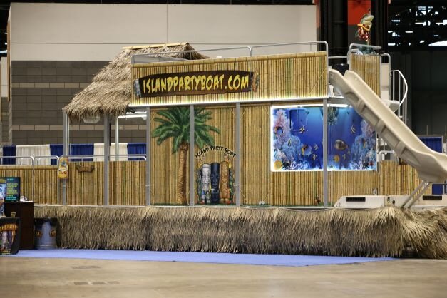 Island Party Hut & Boat Playpen